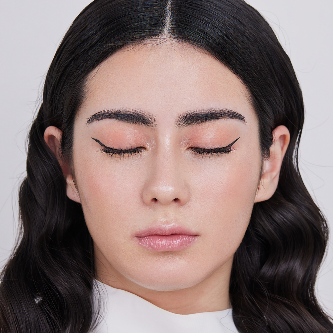 Kit delineador Wings Eyeliner Stamps edición “Graphic Eyeliner” – Negro Intenso